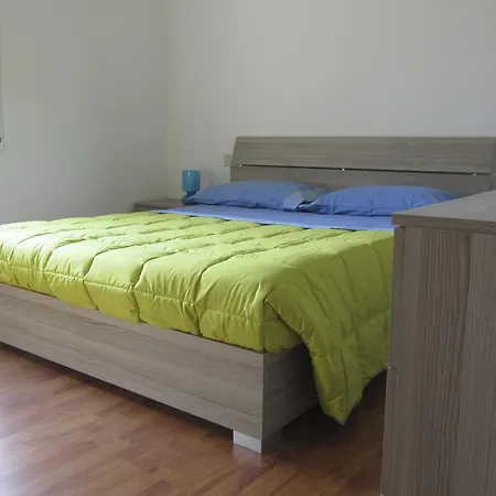 דירה Corner